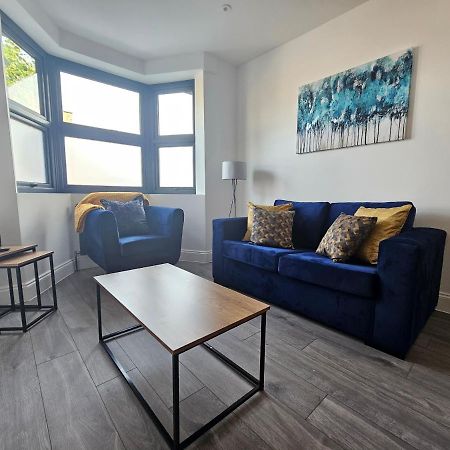 Spacious 4Br House, London, Sleeps 9, Parking Available 外观 照片