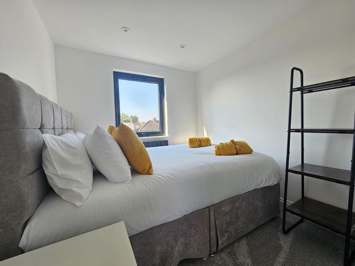 Spacious 4Br House, London, Sleeps 9, Parking Available 外观 照片