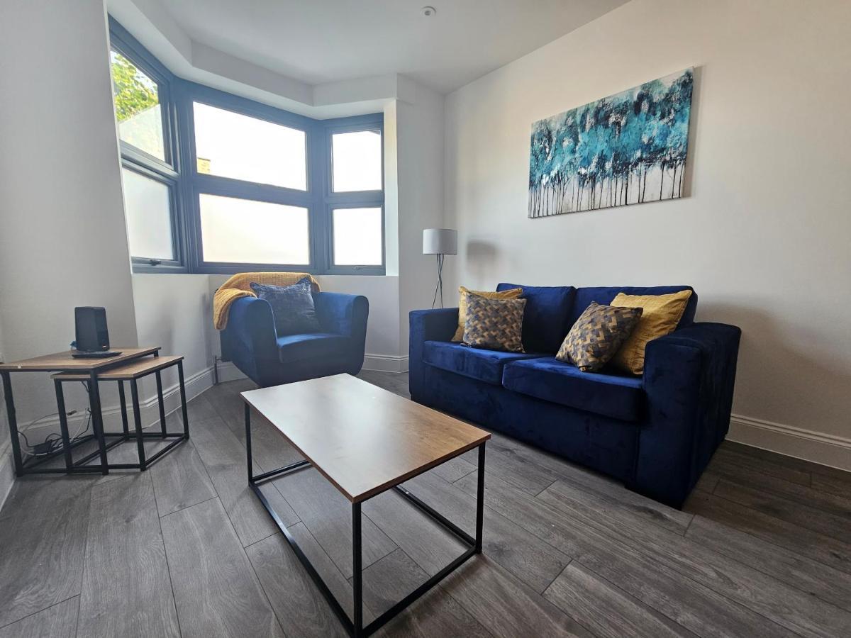 Spacious 4Br House, London, Sleeps 9, Parking Available 外观 照片