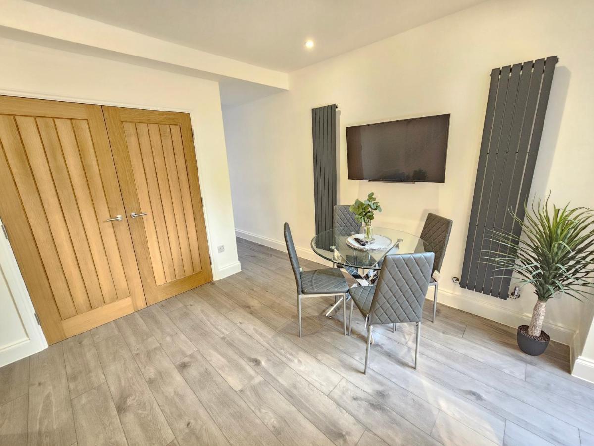 Spacious 4Br House, London, Sleeps 9, Parking Available 外观 照片